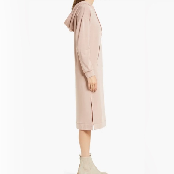 Bodega Babe Long Sleeve Hoodie Dress
BB Dakota by Steve Madden Size Large - Picture 5 of 11